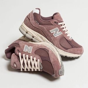 New Balance 2002R Black Fig